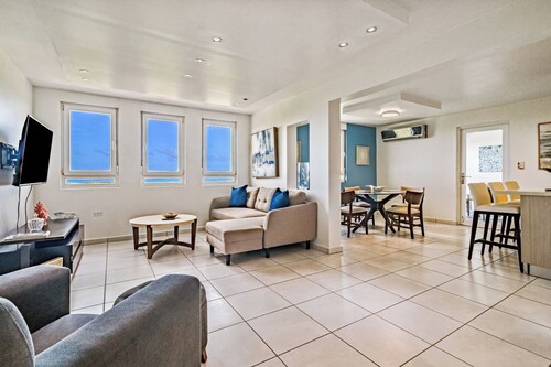 Vista Mar- Beautiful Beach View Apartment!