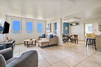 Vista Mar- Beautiful Beach View Apartment!