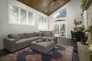 Smart TV, fireplace, DVD player, table tennis