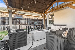 Terrace/patio - The West Texas Oasis |10 mins from Texas Tech| (Lubbock)
