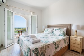 4 habitaciones, tabla de planchar con plancha y wifi gratis 