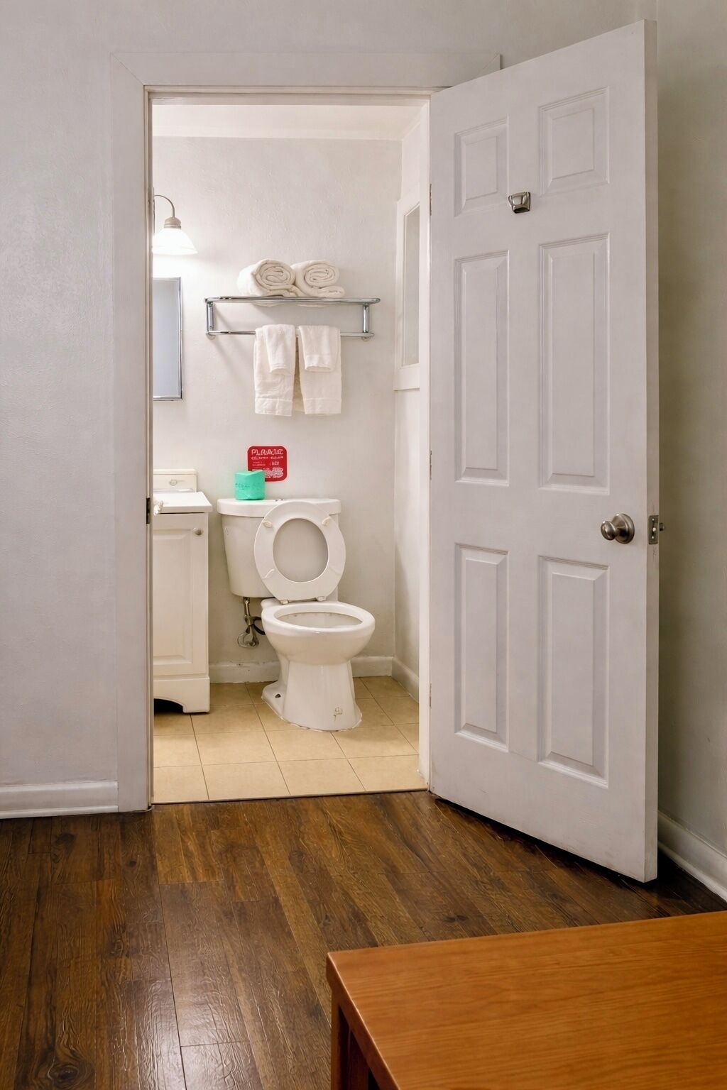 Basic Single Room | Bathroom