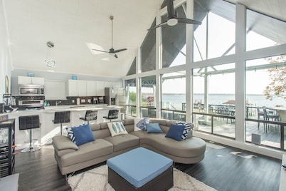 Stunning A-Frame on Main Water of Cedar Creek Lake