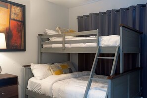 4 bedrooms, desk, iron/ironing board, free WiFi