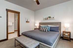 4 chambres, fer et planche à repasser, Wi-Fi gratuit, draps fournis