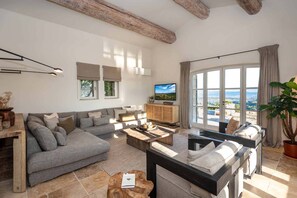 Smart TV, fireplace - NEW For Summer 2023! Exceptional Home Near Gordes (Gordes)