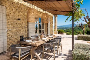 Outdoor dining - NEW For Summer 2023! Exceptional Home Near Gordes (Gordes)
