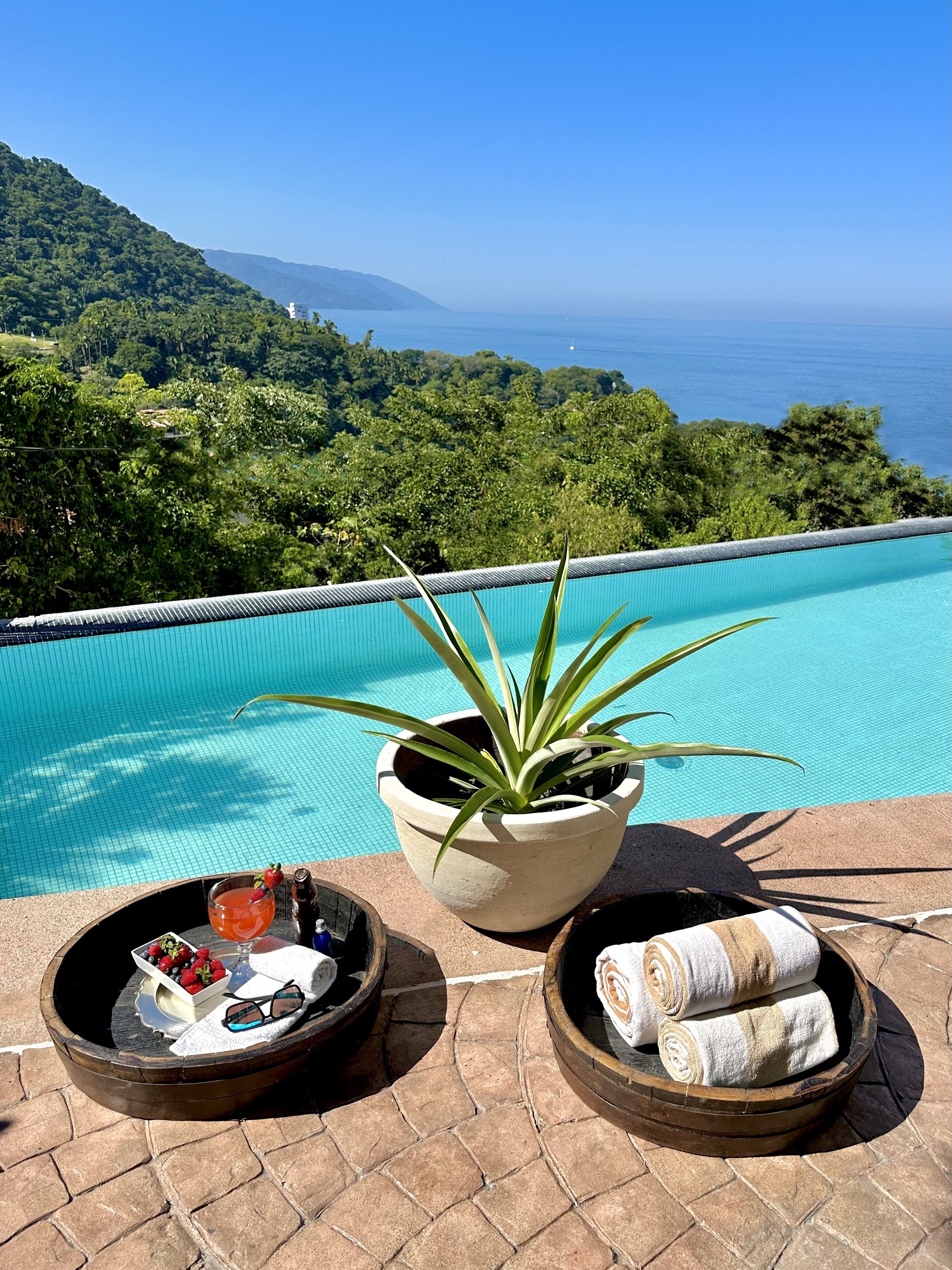 Infinity swimming pool.