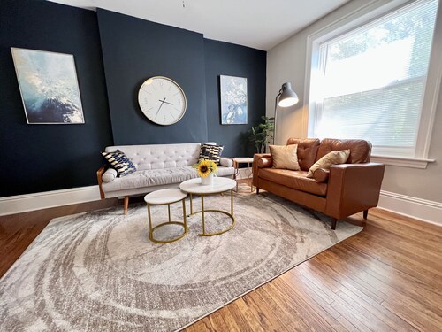 Spacious Shaw 2 Bedroom - Walk to Botanical Garden & Tower Grove - Pet Friendly