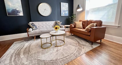 Spacious Shaw 2 Bedroom - Walk to Botanical Garden & Tower Grove - Pet Friendly