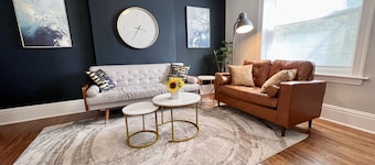 Spacious Shaw 2 Bedroom - Walk to Botanical Garden & Tower Grove - Pet Friendly