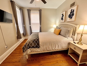 2 bedrooms, desk, iron/ironing board, free WiFi