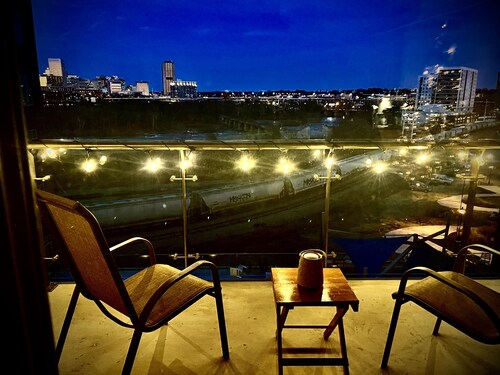*EXQUISITE Cityscape+River Views *Central RVA*
