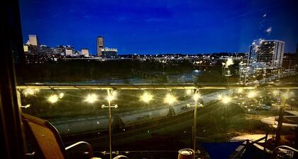 *EXQUISITE Cityscape+River Views *Central RVA*