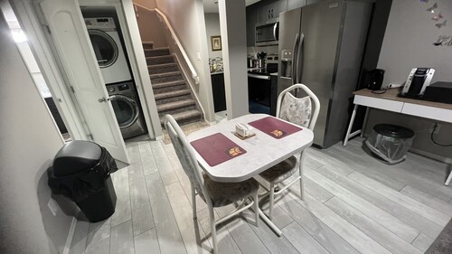 Fully Separate and Private 1Bed 1Bath Guest Legal Suite