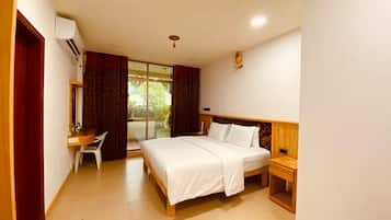 Deluxe Double Room | In-room safe, blackout curtains, soundproofing, iron/ironing board