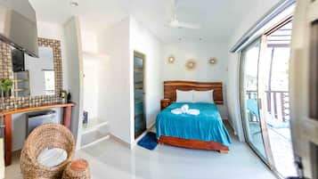 Habitación Deluxe doble | Edredones de plumas, colchones con acolchado adicional, caja fuerte