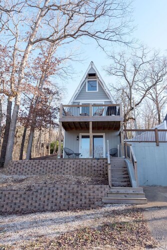 Cheerful 3 Bedroom Swiss Chalet at Table Rock Lake