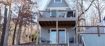 Cheerful 3 Bedroom Swiss Chalet at Table Rock Lake