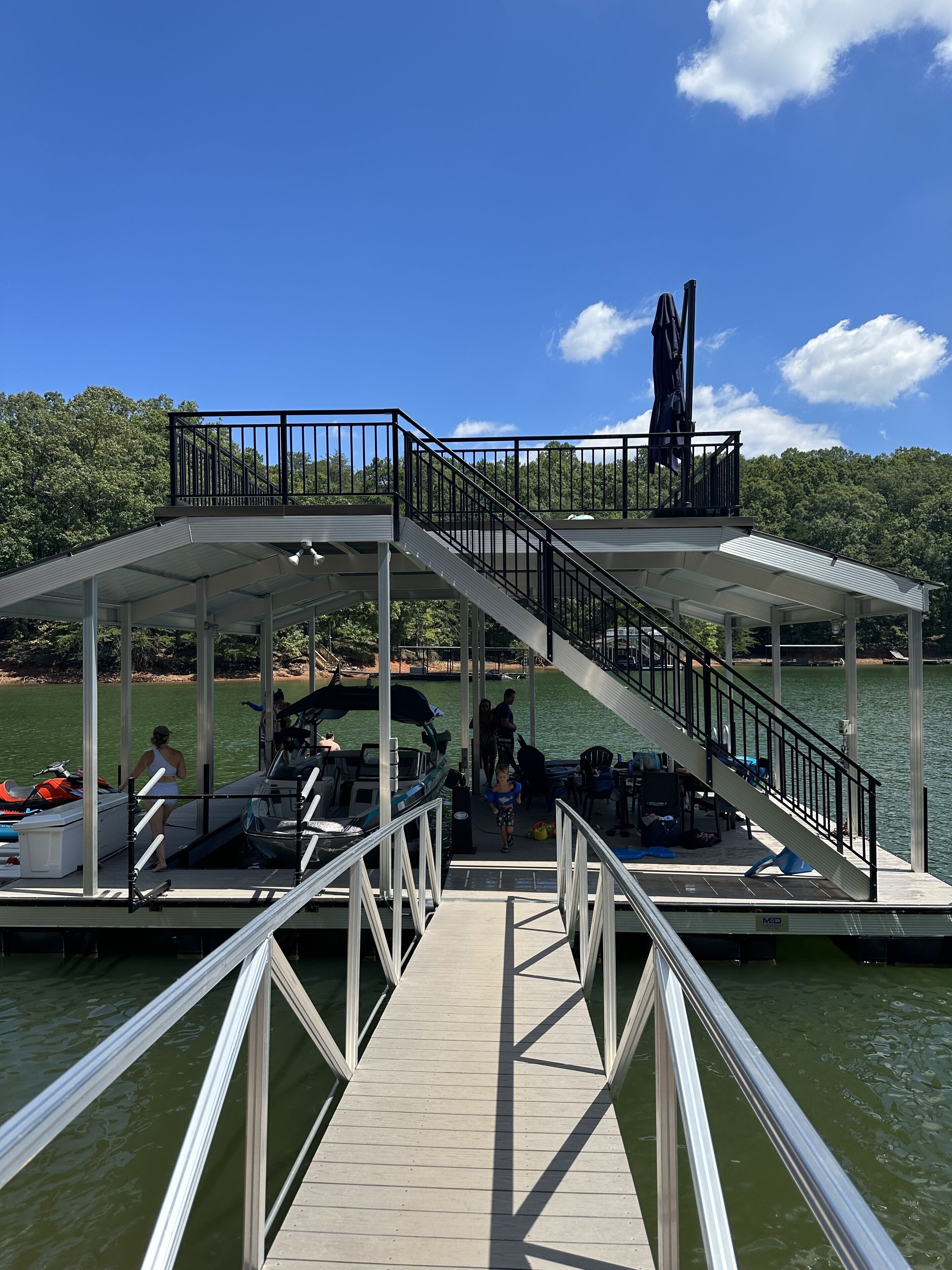 Beautiful New Build Professionally decorated, New dock, private Cove 