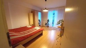 1 bedroom, desk, iron/ironing board, free WiFi