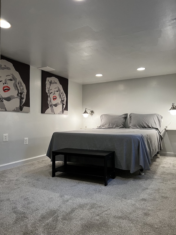 2 bedrooms, desk, iron/ironing board, free WiFi