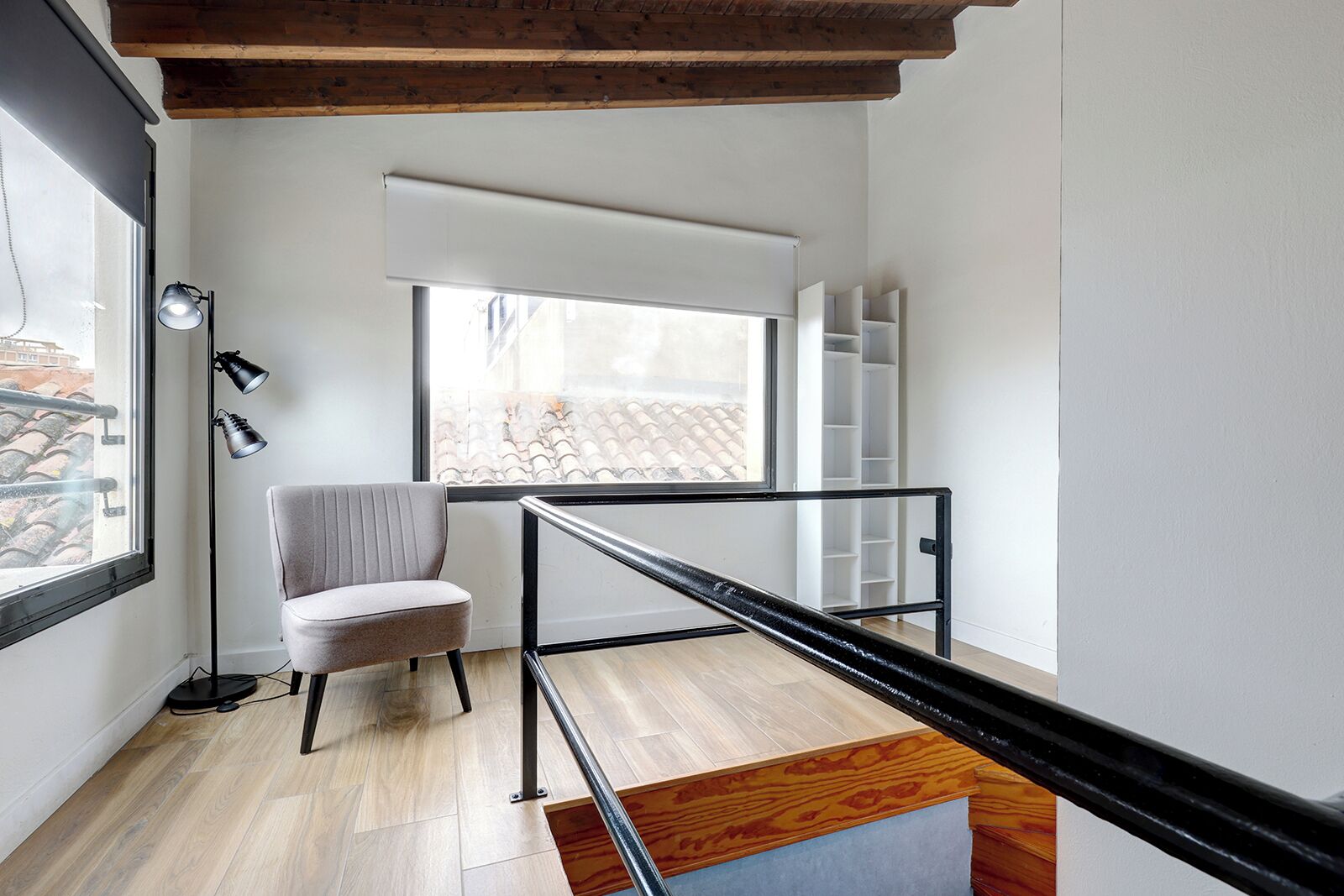 Apartamento superior, 1 habitación | Tabla de planchar con plancha, wifi gratis, ropa de cama