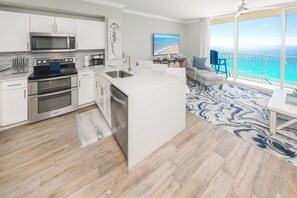 冰箱、微波炉、烤箱、炉灶