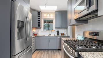 Micro-ondes, plaque de cuisson, lave-vaisselle