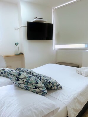2 bedrooms, desk, iron/ironing board, free WiFi