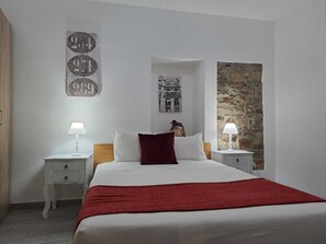 Economy Double Room | Free WiFi - Largo da Fonte (Serta)