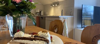 Idyllic apartment in the countryside with west-facing balcony, parking space (wallbox) and bicycle room.