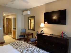 1 bedroom, travel crib, WiFi, bed sheets - Ski In Ski Out Studio In The Heart Of Beaver Creek (Beaver Creek)