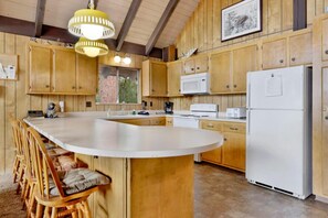 Casa, 4 habitaciones | Cocina privada