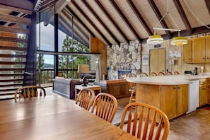 Casa, 4 habitaciones | Restaurantes
