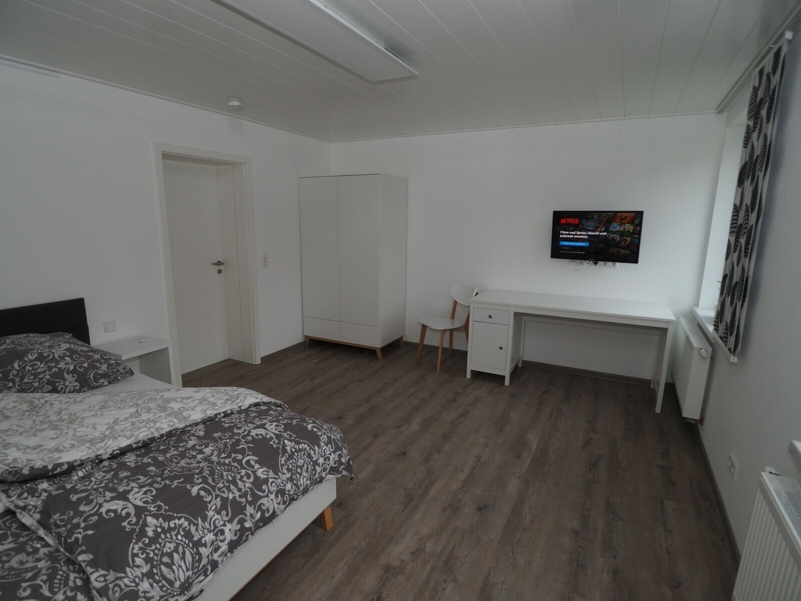 2 Schlafzimmer, Schreibtisch, Reisekinderbett, kostenloses WLAN