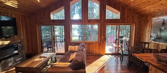 Spectacular Lakeside Cabin with Moonrise Views from Cedar Hot Tub