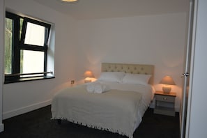 2 habitaciones, tabla de planchar con plancha y wifi gratis