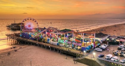 Spacious 2 bedroom Venice beach condo