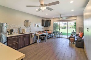 TV, books - Pool & Hot Tub Access: Palm Desert Studio Condo (Palm Desert)