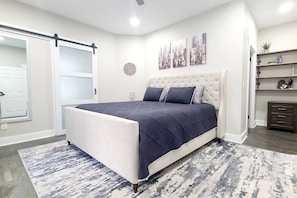 1 habitación, tabla de planchar con plancha, wifi gratis y ropa de cama