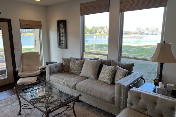 Family Room - Waterfront - 1st Floor