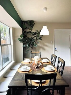 Dining - Art Haus.  (San Antonio)