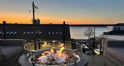 Brand new loft overlooking Crystal Lake with rooftop deck, steps from the beach!