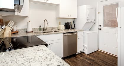TigerTown Retreat - Comfort Minutes from Campus