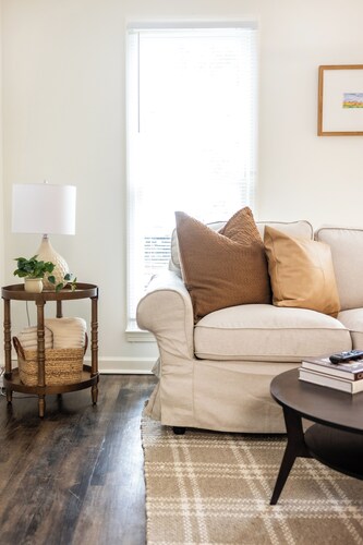 TigerTown Retreat - Comfort Minutes from Campus