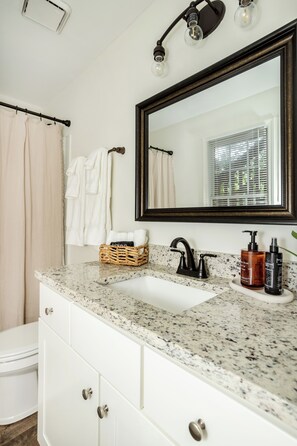Combined shower/tub