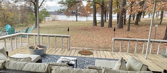 Cozy and Modern Waterfront Cottage