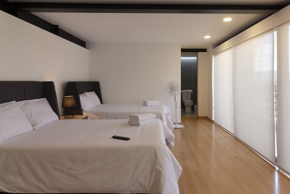 1 bedroom, desk, free WiFi, bed sheets - El Doce Double Suite With Kitchen by Homi Rent (Santiago de Querétaro)