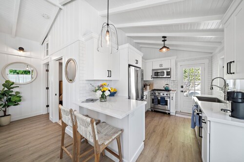 Laguna Beach House - steps from the sand!